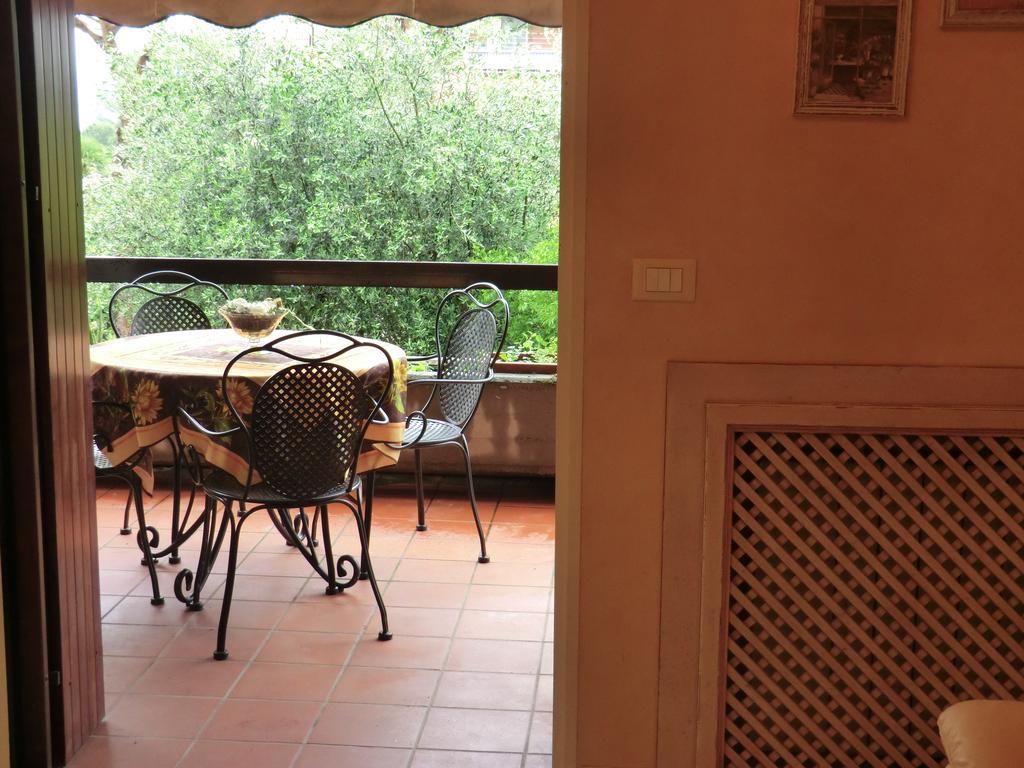 Doctor House Desenzano Lägenhet Desenzano del Garda Exteriör bild