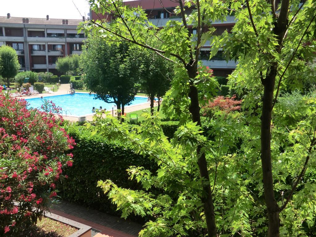 Doctor House Desenzano Lägenhet Desenzano del Garda Exteriör bild