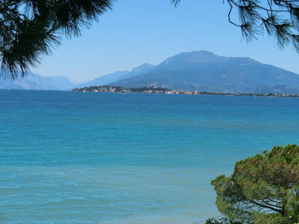 Doctor House Desenzano Lägenhet Desenzano del Garda Exteriör bild
